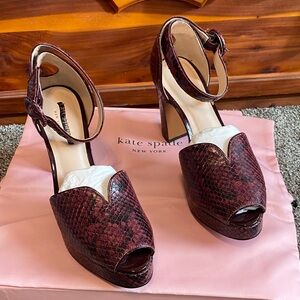 Kate Spade Perry Cherrywood Maroon Snakeskin Peep-Toe Heels 7.5